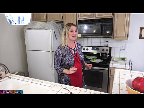 ❤️ Stepmom milking him in the kitchen before his date ️ Homemade porn at porn en-us.playcrot69.top ☑
