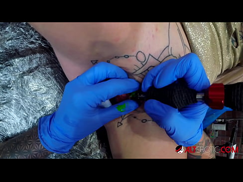 ❤️ Extremely tattooed hottie Sully Savage got a tattoo on her clitoris ️ Homemade porn at porn en-us.playcrot69.top ☑