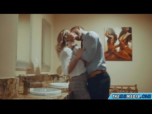 ❤️ When a busty blonde seduces you in a public restroom ️ Homemade porn at porn en-us.playcrot69.top ☑